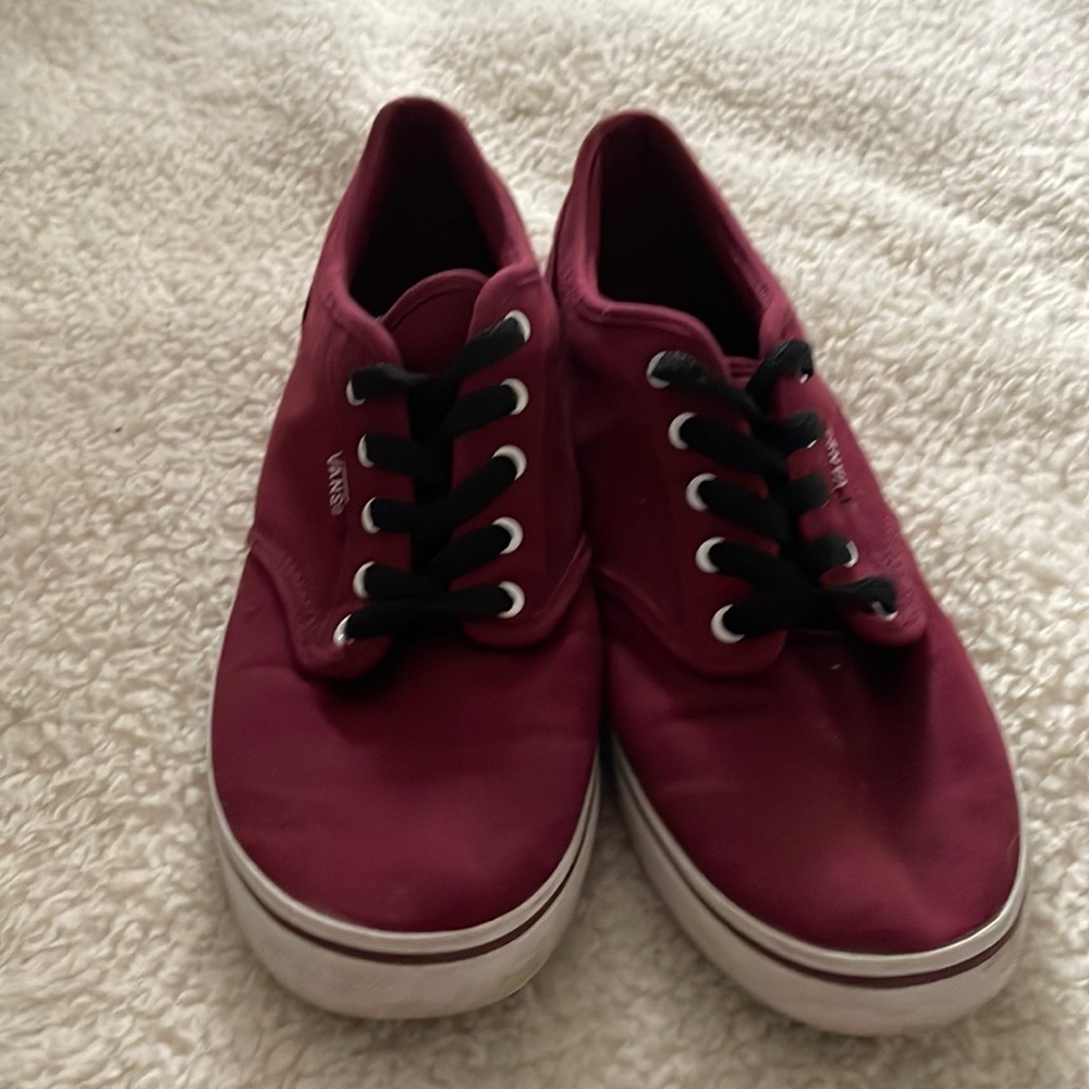 Vans Low Top Sneakers Women's Size 8 Casual Tennis Shoes Lace Up